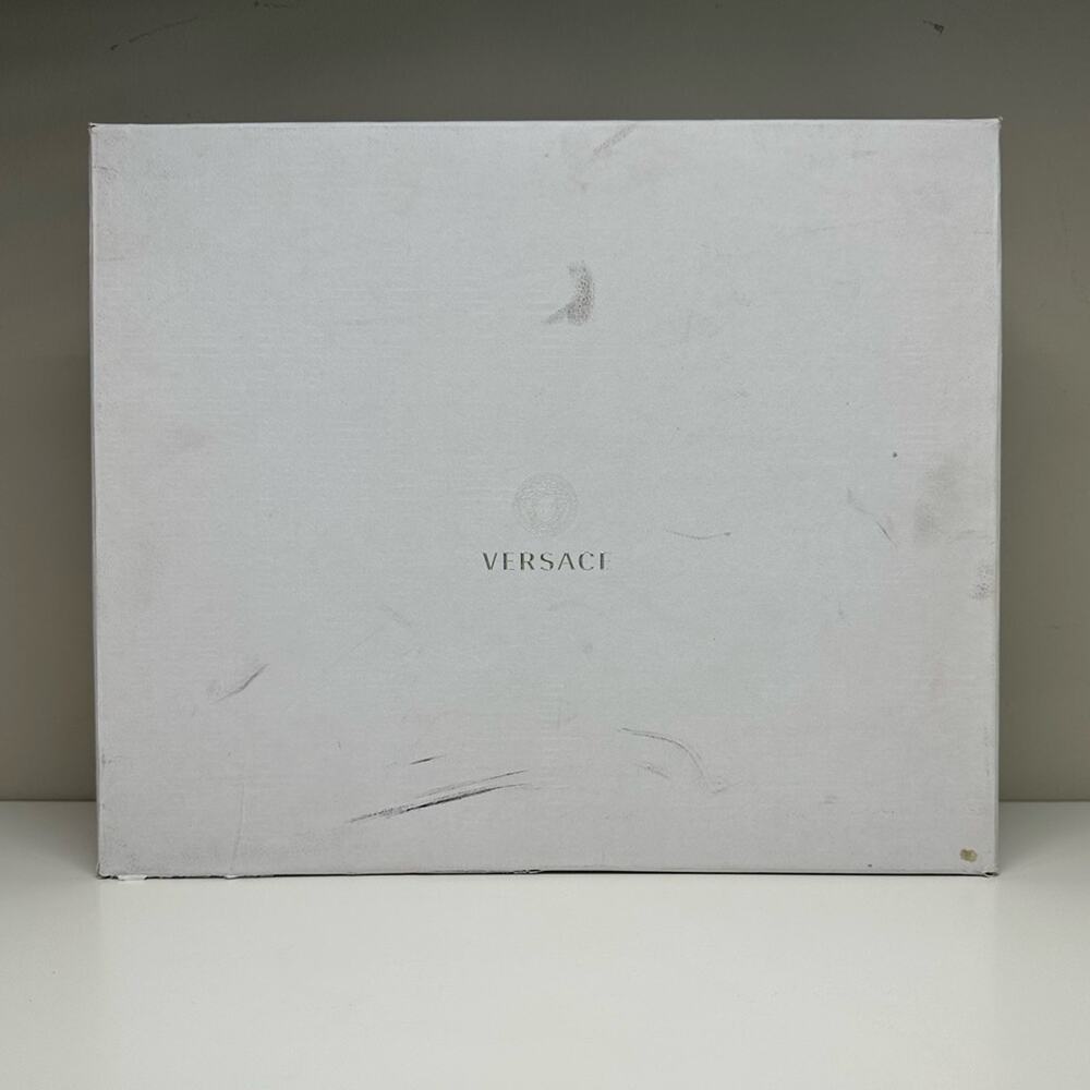 Versace | Shoe Box/1 Dust Bags | White | W13.75 x H11.25 x D5 in